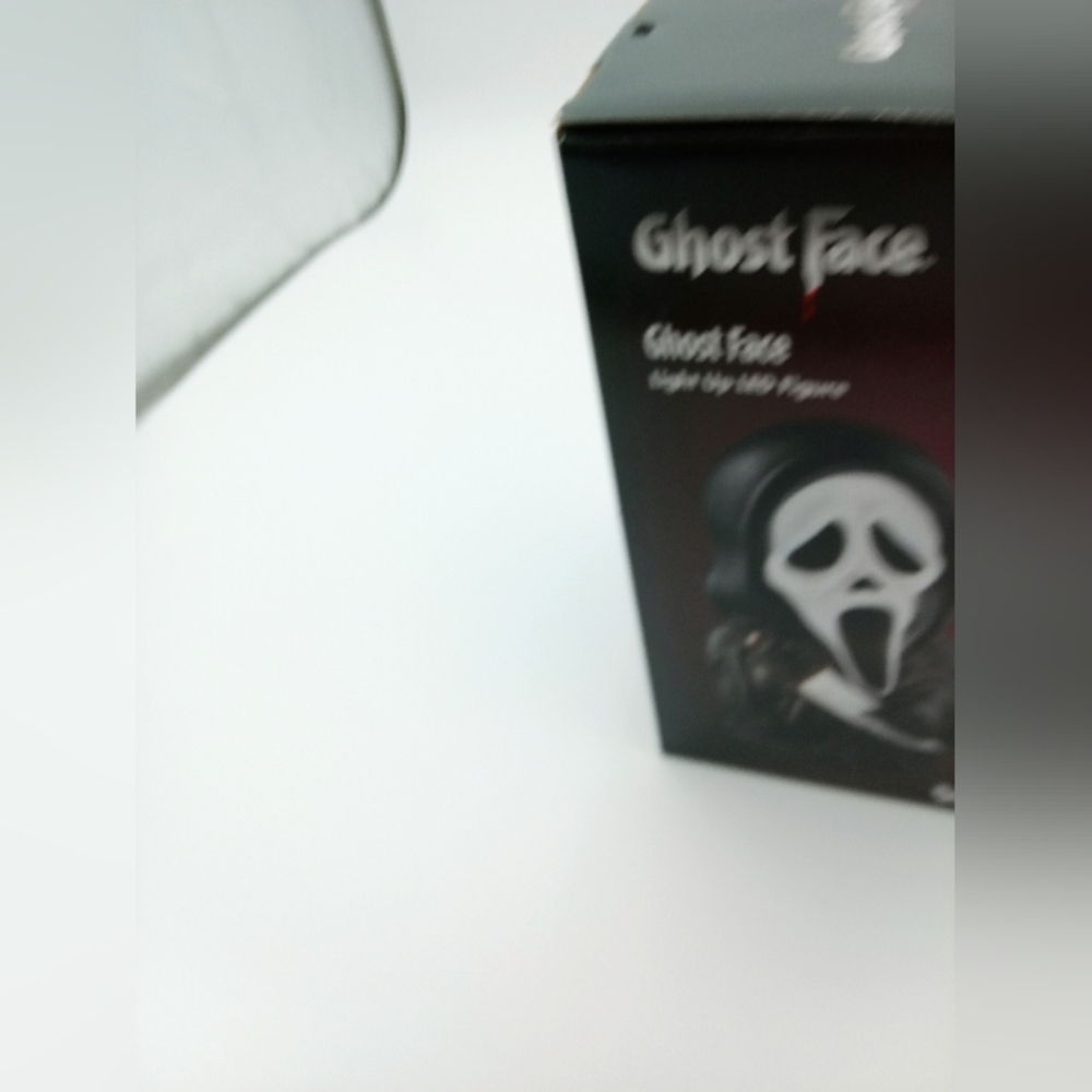 NIB Scream Blown Mold 8×4 Inch - Picture 4 of 5
